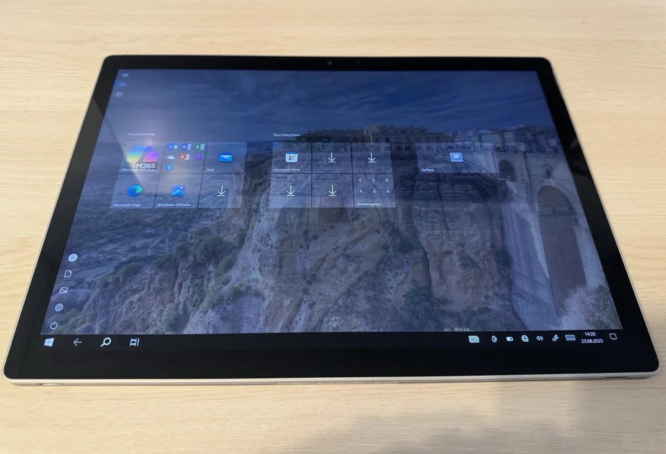 Microsoft Surface Book 2 - 13,5 Zoll, 256GB SSD, Intel Core i5-7300 2.6GHz, 8GB - Bild 3 von 4