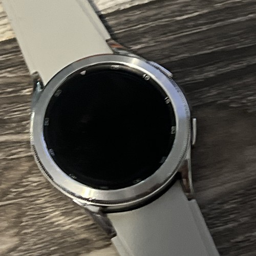 SAMSUNG GALAXY WATCH4 42MM MIL-STD-810G Gray Great Shape Tested Works FREE SHIP - Photo 3 sur 4
