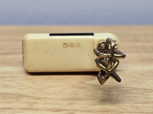 Vintage Acme Miniature Handmixer Mixer Refrigerator Magnet Dollhouse Size - Picture 6 of 6