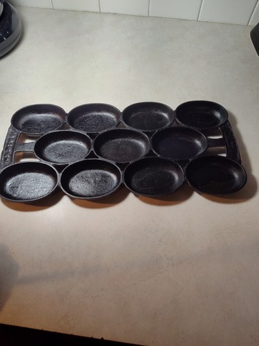 R & E Mfg Co ? Cast Iron No 8 Gem Muffin Pan Pat 1859 11 Slot Not Seasoned - Picture 4 of 8