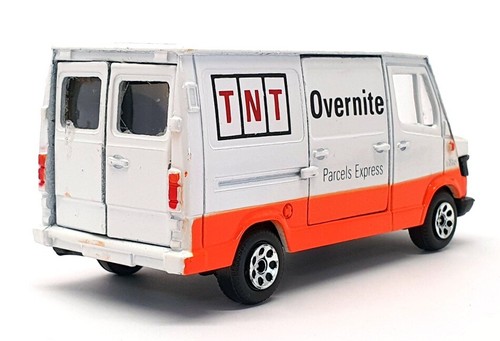 Corgi Appx 10 cm pressofuso lungo C576/9 - Mercedes Benz 270D Van TNT - Foto 2 di 5