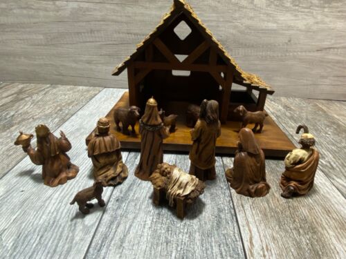 Vintage Willitts carved Nativity Scene 1987 wood barn baby Jesus manger wise men - Picture 12 of 24