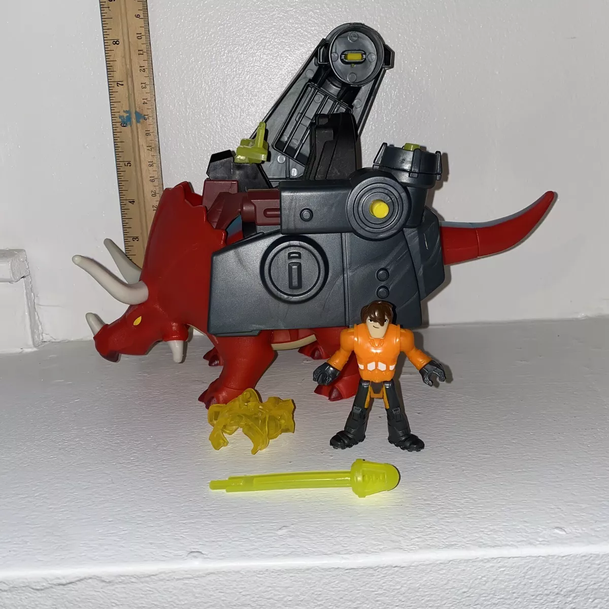 Fisher Price IMAGINEXT Red Blue Triceratops Battle Armor Dinosaur Complete