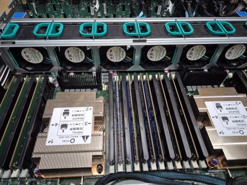 Intel R2224WFTZSR 24+2 SFF 2U Server / 2x Xeon Gold 6248 / 192GB / OcuLink - Picture 9 of 14