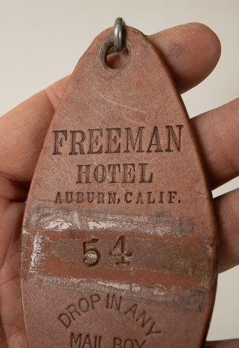 Freeman Hotel (B7A) Auburn California (JSF6) Original Key Fob WW Wilcox MFG - Picture 6 of 7