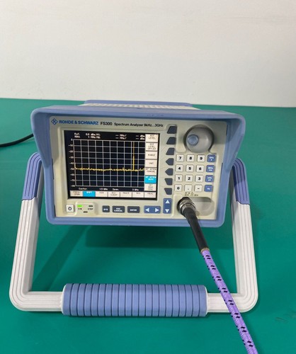 Analizzatore di spettro R&S FS300 GREZZO & NERO FS300 9 kHz - 3 GHz USATO - Foto 1 di 5