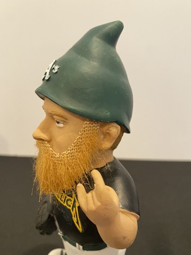 Estatua de gnomo de Metallica de Sean Doolittle Oakland A's Athletics 2016 SGA con música - Imagen 17 de 17