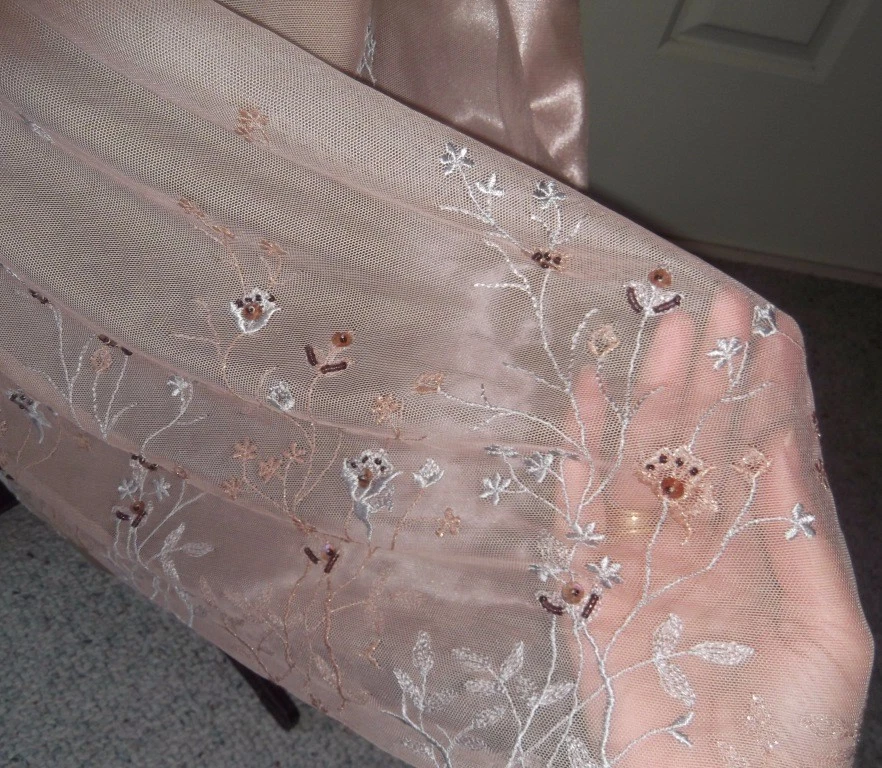 ВЫШИТОЕ БИСЕРОМ СЕТЧАТОЕ ПЛАТЬЕ, СВАДЕБНОЕ, ВЕЧЕРНЕЕ, СОВЕРШЕННО НОВОЕ, РАЗМЕР 10, С ПОДОЛОМ - Изображение 2 из 4