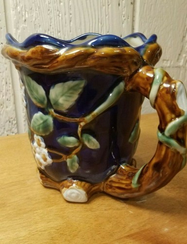 Vintage Wanjiang Nouveau Majolica Pitcher with Raspberry Flowers & Berries - Picture 2 of 5