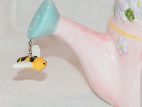 New Our America Floral Pink Watering Can Jar Candle Cover - Flowers & Dangle Bee - Picture 8 of 11