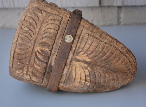 Antique 19th c. Chilean Huaso Horse Estribos Stirrups - Carved Wood Silver Inlay - Picture 12 of 12