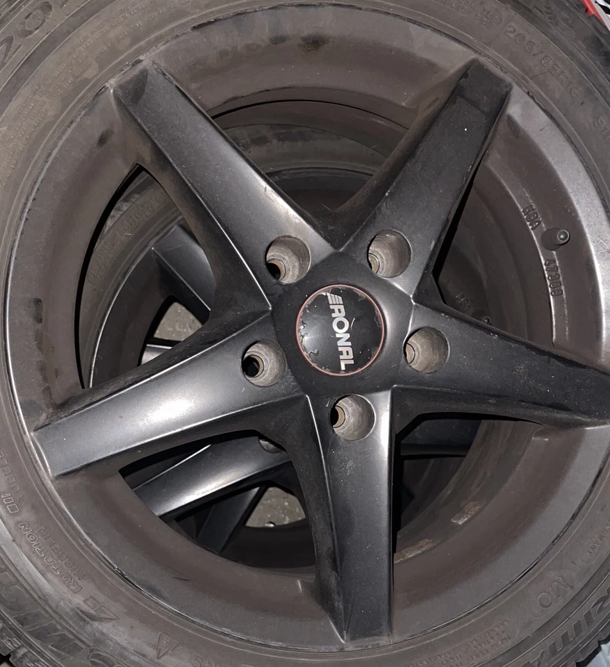 Alufelgen schwarz Mit Reifen - Bild 2 von 4