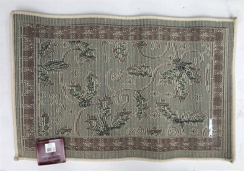 St Nicholas Square HOLLY GARLAND Woven Rug 20x30 Plaid Victorian Red Green Gold - Picture 4 of 9