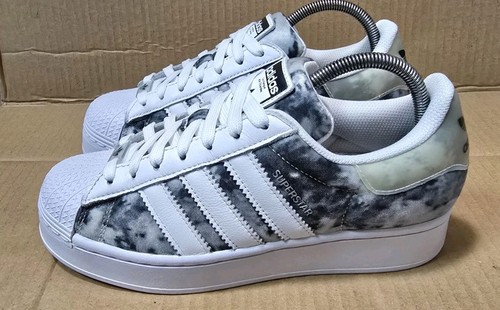 ZAPATILLAS ADIDAS SUPERSTAR BOLD TALLA UK 5 GRIS HUMO BLANCO EXCELENTE ESTADO - Imagen 2 de 10