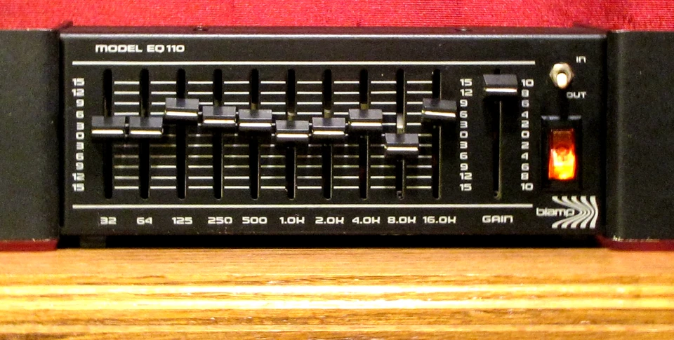 Biamp-10 band Equalizer Model EQ110 {good working condition} - Image 2 of 4