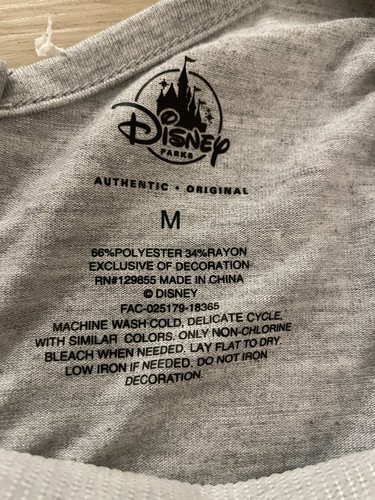 New Disney Parks T Shirt Walt Disney World Minnie Mouse Gray Size Medium NWT - Picture 2 of 5