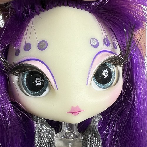 Novi Star Doll Nita Light Pet Brush Alien Fashion Glow Dark Super Energy Viola - Foto 10 di 10