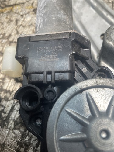 Suzuki Vitara MK4 2015-2022 Nearside links Heckscheibenmotor Regler 8356061M00 - Bild 2 von 4