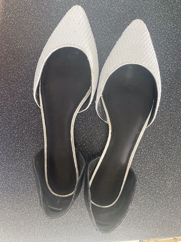 Witchery Black And White Leather Flats Size 39 - Picture 2 of 5