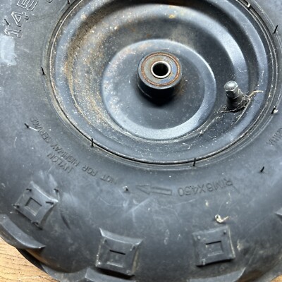 Stylish Motovox Mini Bike In Suburban Setting · Free Stock Photo - Foto 12