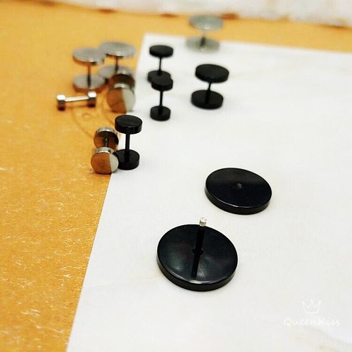 Handmade Titanium Black Silver circle stud High Polished Screw Flat Back Studs - Picture 3 of 5