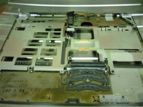 Toshiba Tecra 8100 Laptop Palmrest Keyboard Surround + Pentium 111 CPU 850 Mhz - Picture 5 of 12