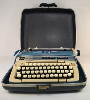 Vintage SCM Smith Corona Galaxie Deluxe Manual Portable Typewriter