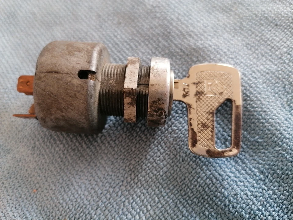 IGNITION BLOCK DAF 33 44 46 66 STARTER WITH KEY - Image 2 of 4