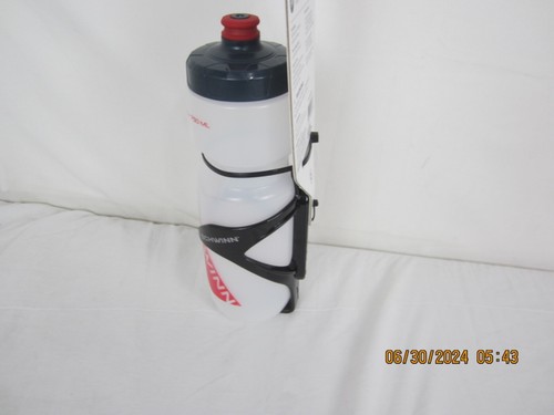 Botella de agua para bicicleta Schwinn (26 oz) con jaula - Imagen 4 de 11