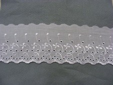 Broderie Anglaise Flat Lace White x 5  60111