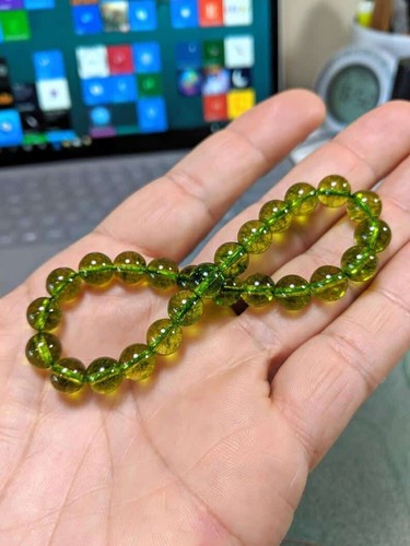 Natural 8mm Peridot Stone Bracelet Green Crystal Stretch Bracelet Handmade - Picture 2 of 2