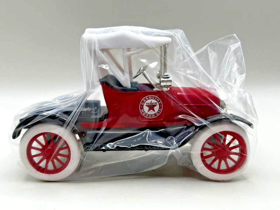 Vintage RC2 1918 Ford Runabout with Tanker Trailer "Texaco" Bank Mfg 2004 w/COA! - Image 4 of 4