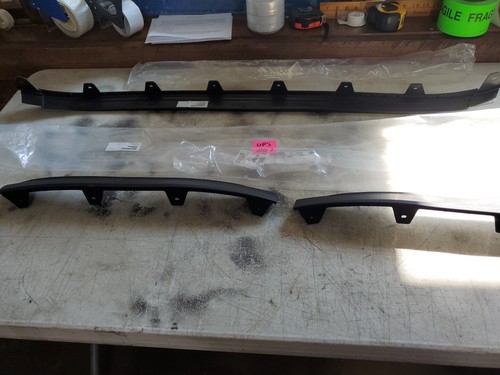 GM 1092236 2013-16 Chevy Malibu Front Lower Bumper Deflector Black NOS - Picture 8 of 10