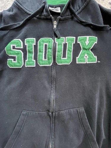 Vintage North Dakota Fighting Sioux Hoodie M Black Hockey Pullover Sweatshirt - Picture 3 of 9