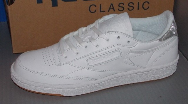 Deber Explícitamente oler Womens Reebok Club C 85 Diamond in Colors White / Gum Size 6.5 for sale online | eBay Deber Explícitamente oler Womens Reebok Club C 85 Diamond in Colors White / Gum Size 6.5 for sale online | eBay