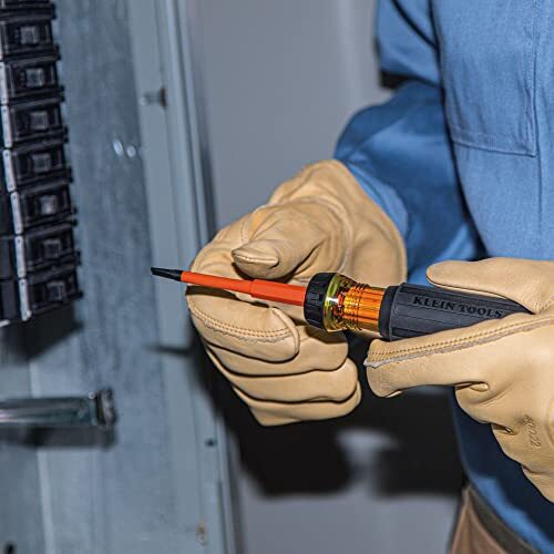 Klein Tools 32286 Isolierschraubendreher, 2-in-1 Schraubendreher-Set mit Klappklinge - Bild 5 von 5