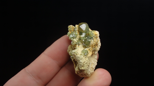 ANDRADITE var. DEMANTOID grüne Kristalle -- MADAGASKAR Antetezambato Mine /pj287 - Video 1 von 1