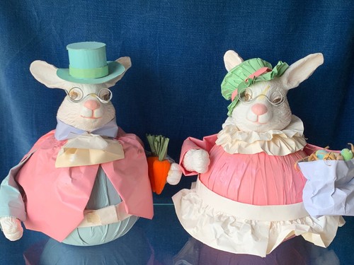 Easter MR & MRS RABBIT BUNNY Carrots & Easter Eggs Clothique SET 2 10/6 5 ❤️m9 - Picture 4 of 7