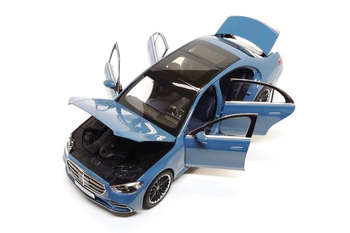 Norev 1:18 Mercedes-Benz S-Class AMG-Line (W223) in Vintage Blue Dealer Edition - Picture 3 of 13