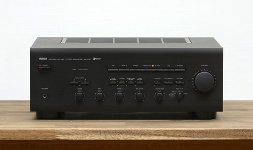 Yamaha AX-930 Stereo Verstärker / Amplifier / Vollverstärker in schwarz