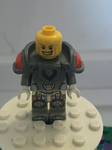 LEGO- NEXO KNIGHTS- YOU PICK FROM LIST- CHOOSE MINIFIGURE - Picture 66 of 109