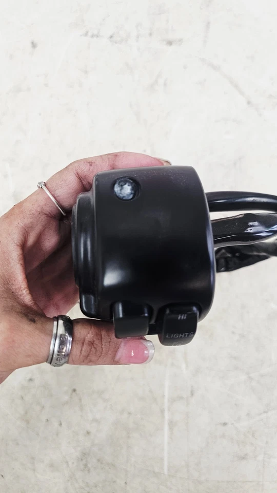 Harley FLH ELECTRA GLIDE 1996 controles izquierdos interruptor carcasa bocina botones giratorios Foto 4 de 4