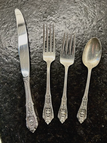 'Rose Point' .925 Sterling 4-piece place setting  - Wallace - 125 grams Silver