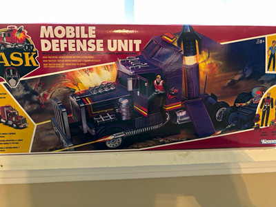 Kenner M.A.S.K. Mobile Defense Unit Playset open box complete and clean