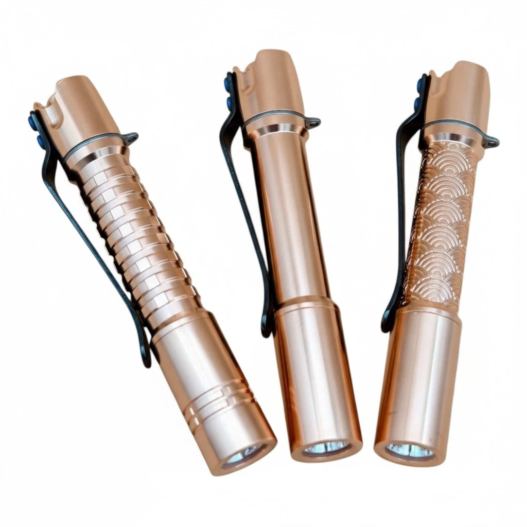 selected-lights Reylight Pineapple mini SMOOTH MK3 - Bolsillo de cobre y latón