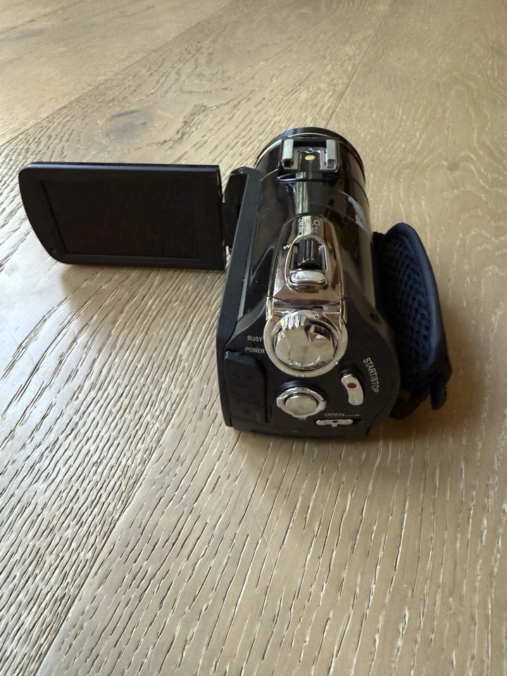 ordro 4k camcorder Needs Repair 24 Megapixel Infrared Night Vision 2560XI440 30 - Image 2 of 4