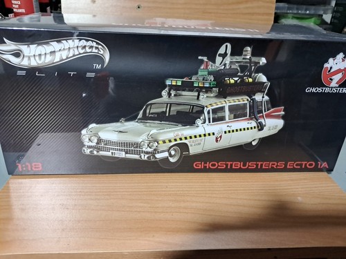 Hot Wheels Cadillac Ghostbusters ECTO 1A  1/18