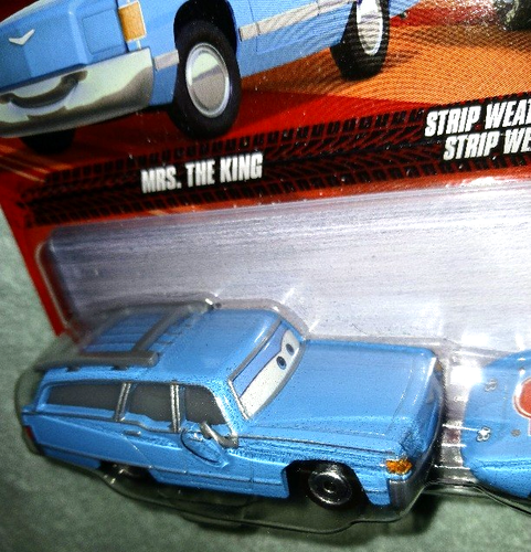 DISNEY PIXAR CARS MRS. THE KING & STRIP WEATHERS AKA "THE KING" NEW DIECAST CARS - Picture 3 of 4