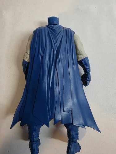 McFarlane Edición Coleccionista Batman Caballero Oscuro Regresa Daño de Batalla 7" Suelto - Imagen 5 de 7