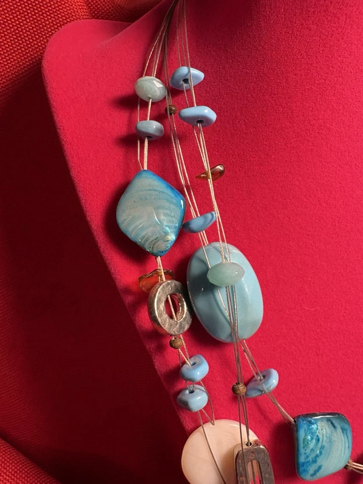 "Cuentas de turquesa sintética azul y madreperla teñida 20"" 3 hilos" Foto 3 de 4